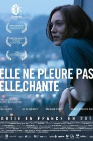 Elle ne pleure pas, elle chante